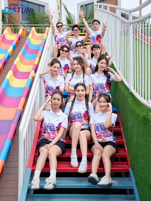 Đồng phục du lịch giúp tăng độ nhận diện trong đám đông