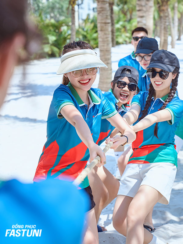 Tham khảo thiết kế đồng phục áo polo đi du lịch biển