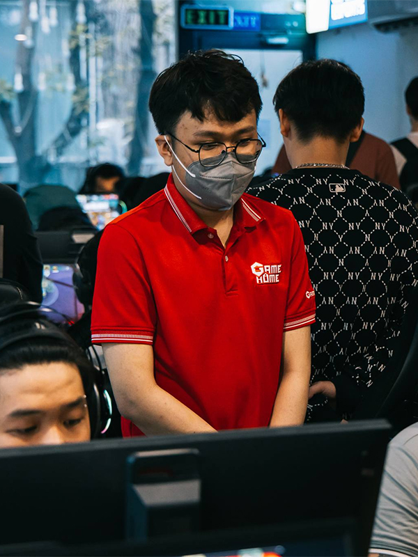 Thiết kế áo polo đồng phục tiệm game trẻ trung và chuyên nghiệp 