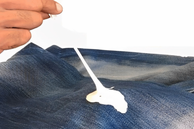 Cách tẩy keo dính trên quần áo- đồng phục Fast Uni